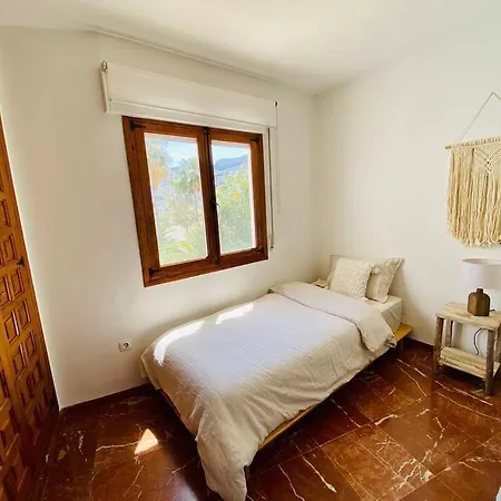 Villa With Private Pool And Close To The